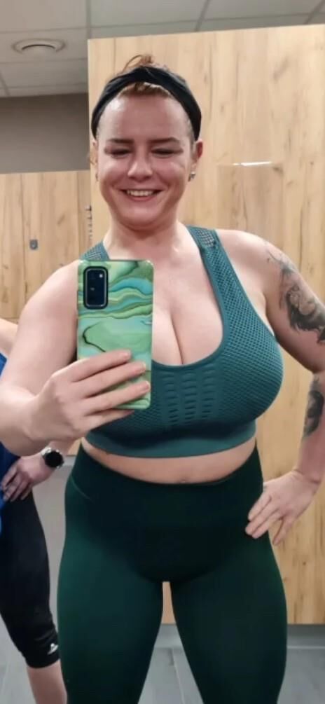 love her big tits at the gym Juliana 