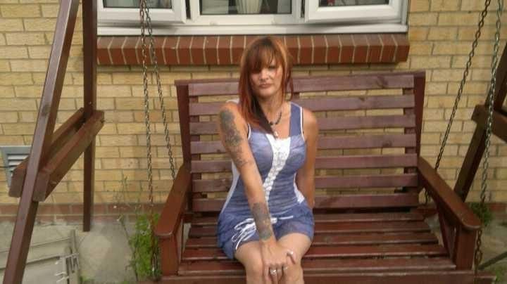 Melanie, Chav Slut Morena MILF de Cambridgeshire Ninguno Desnudo