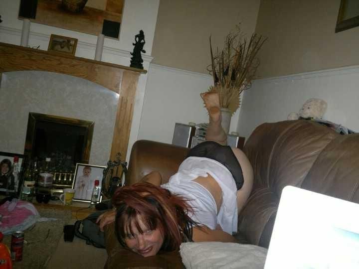 Melanie, Chav Slut MILF brune du Cambridgeshire None Nude