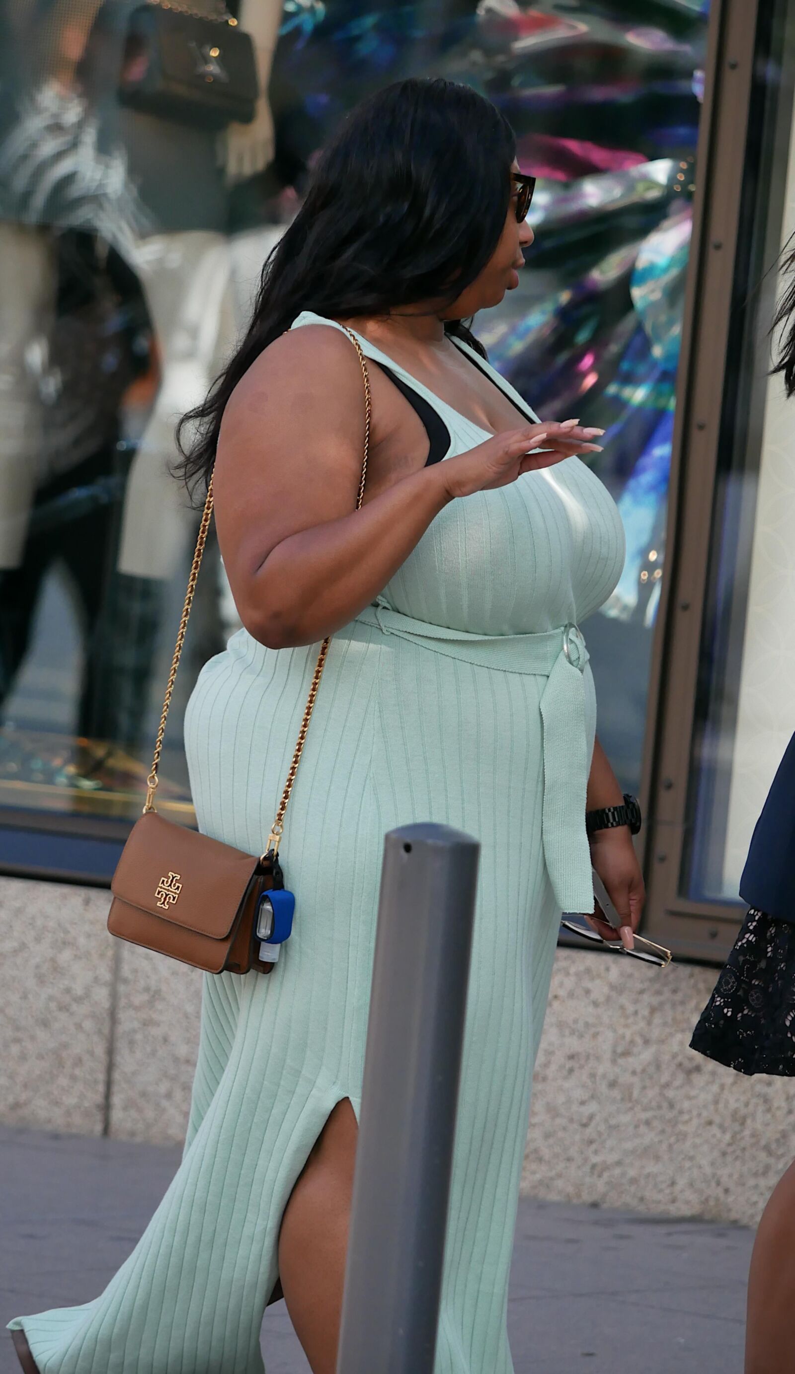 Candid Fat Black Mama avec de gros mamelles et DSL