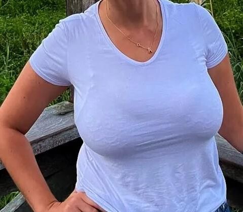 STUPID WHITE PAWG MILF