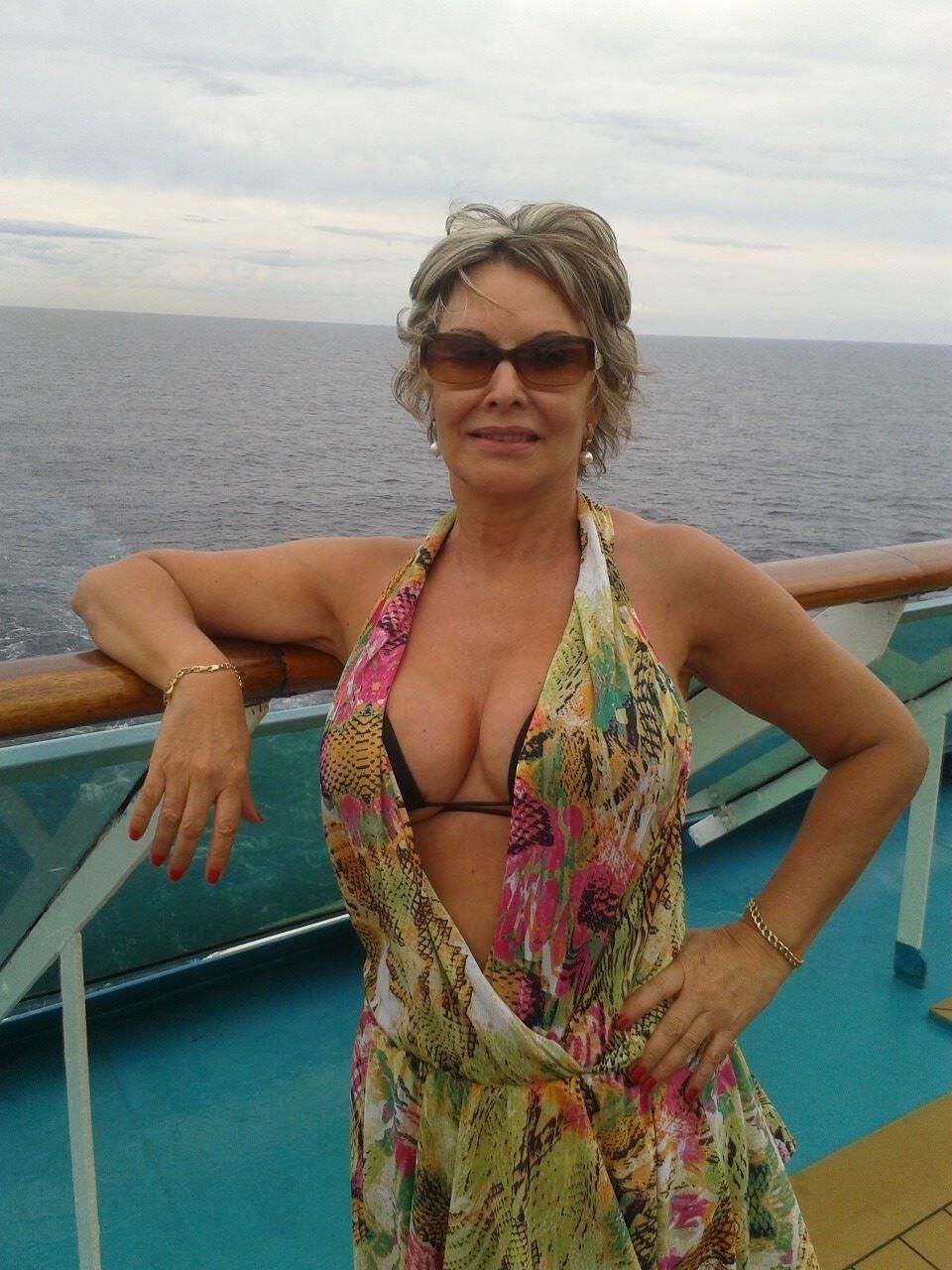 Cruise ship cougars and MILFs 