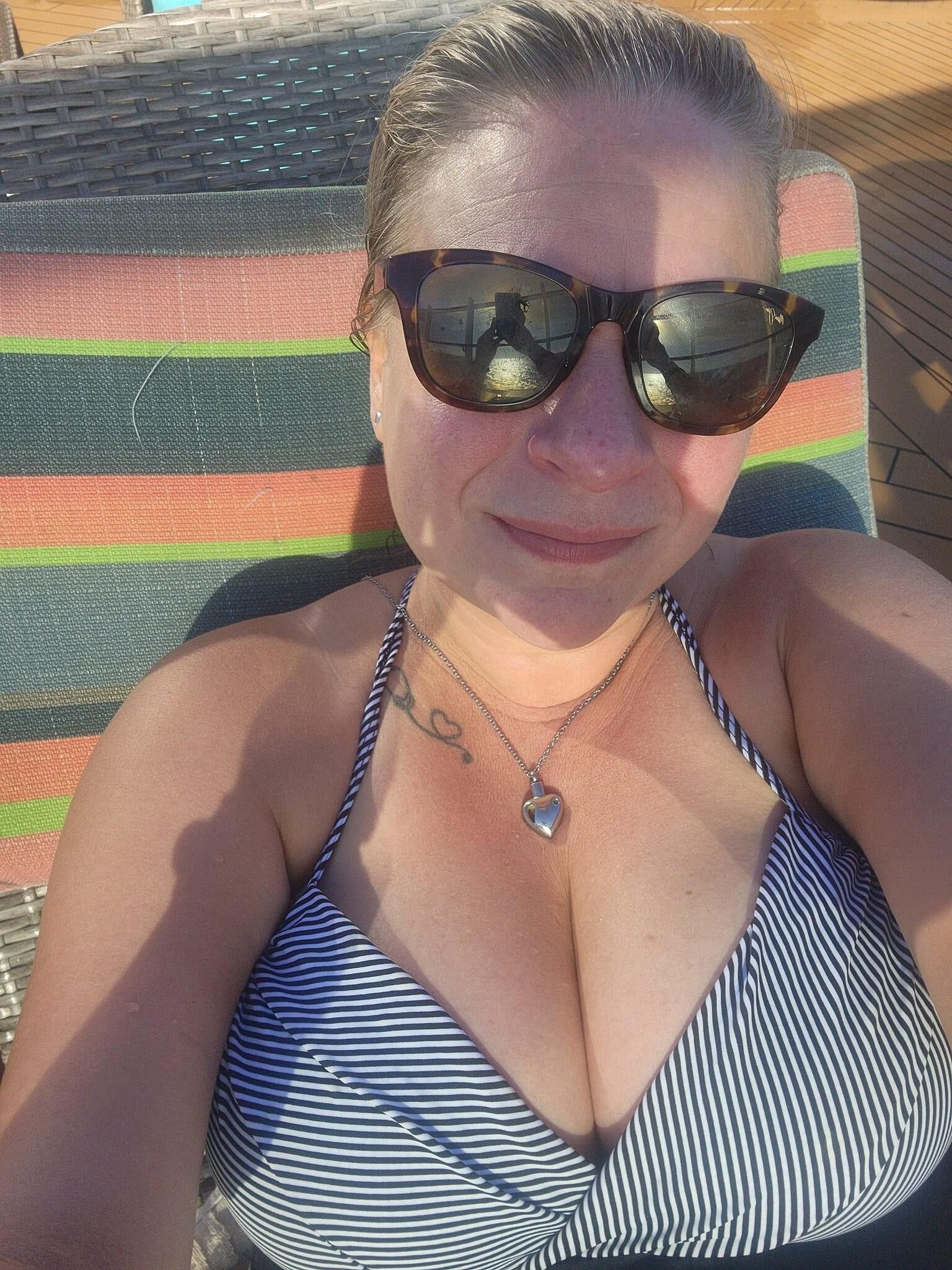 MILF WITH BIG TITS