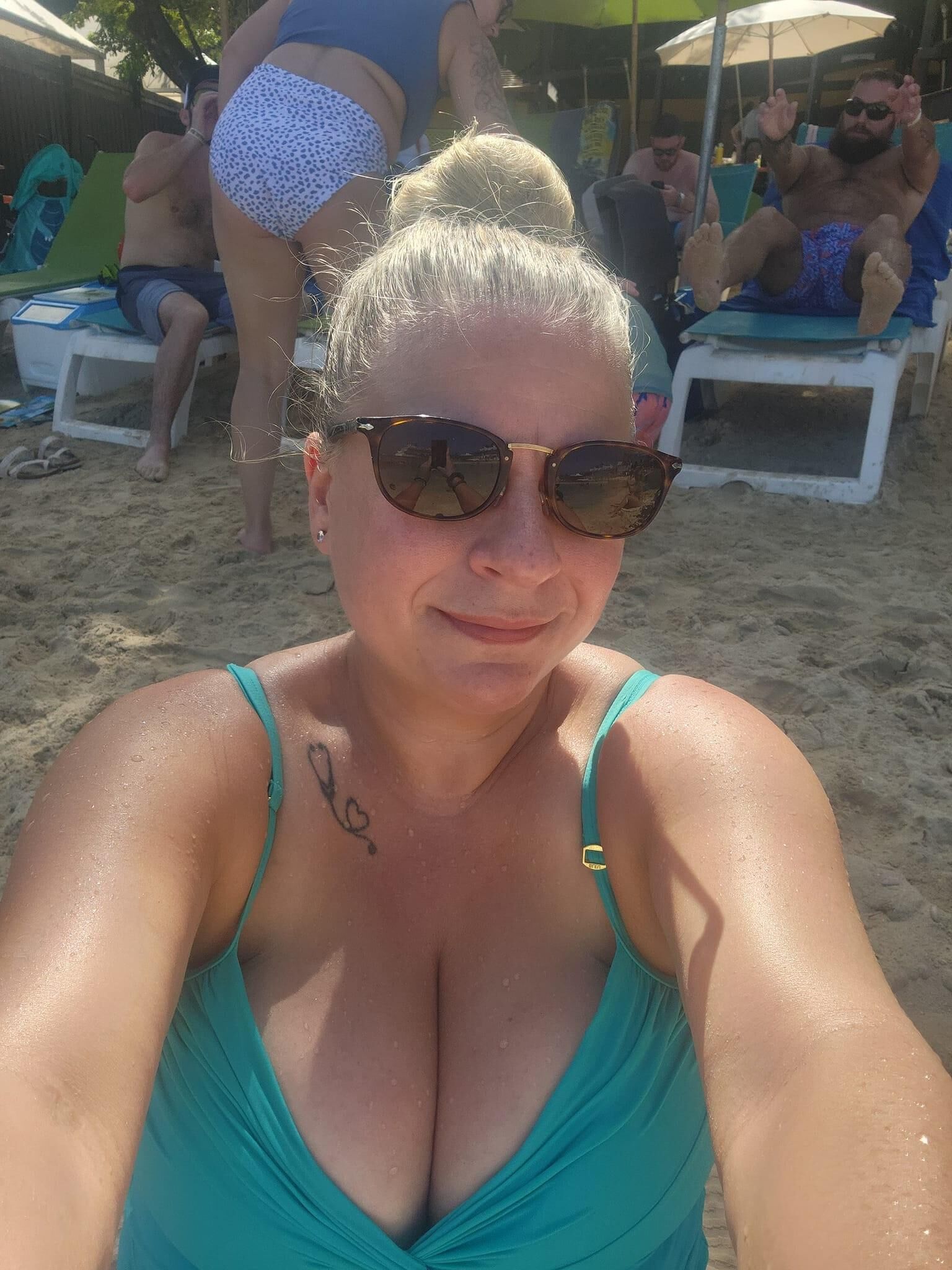 MILF WITH BIG TITS