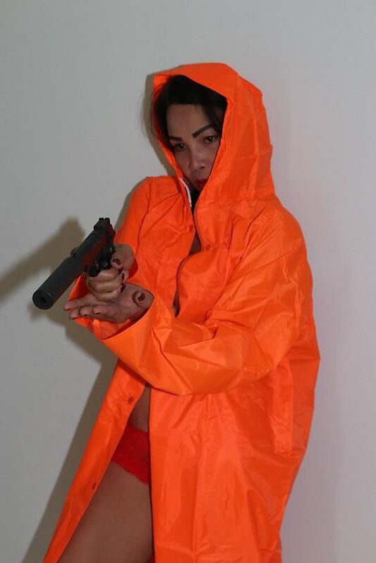 KITTY MAY killer in orange (BANG BANG )