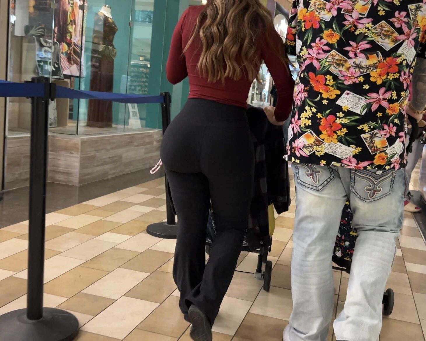 Milf Mother With An Extraordinary Ass