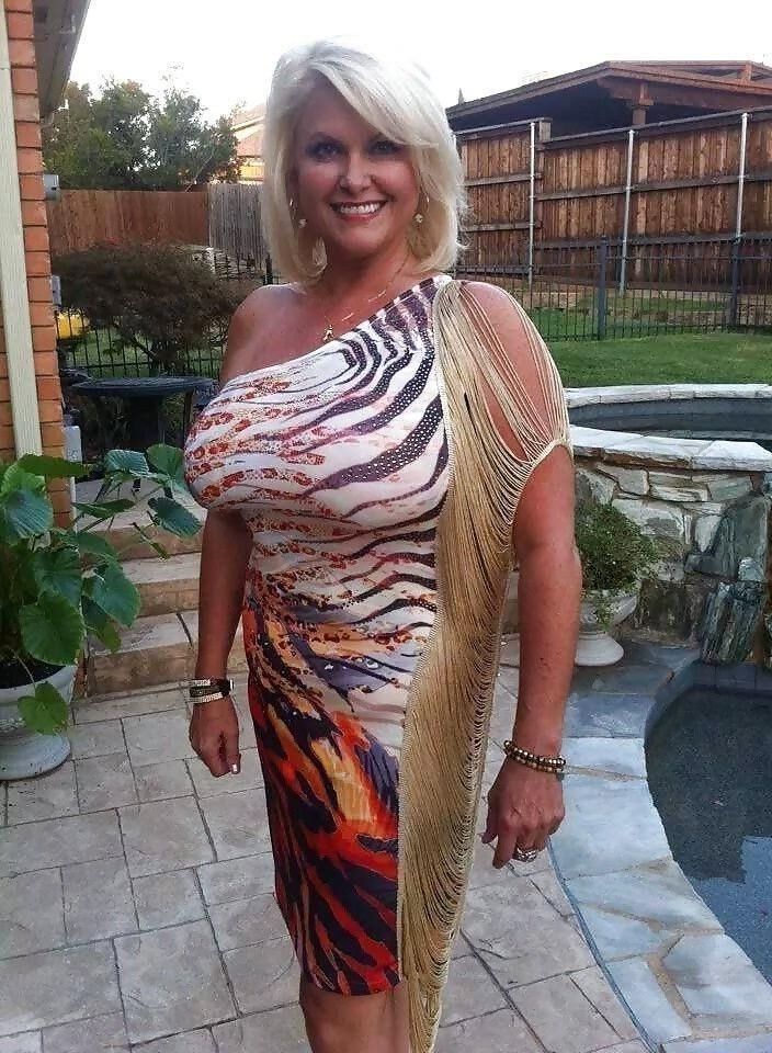 blonde milf milky