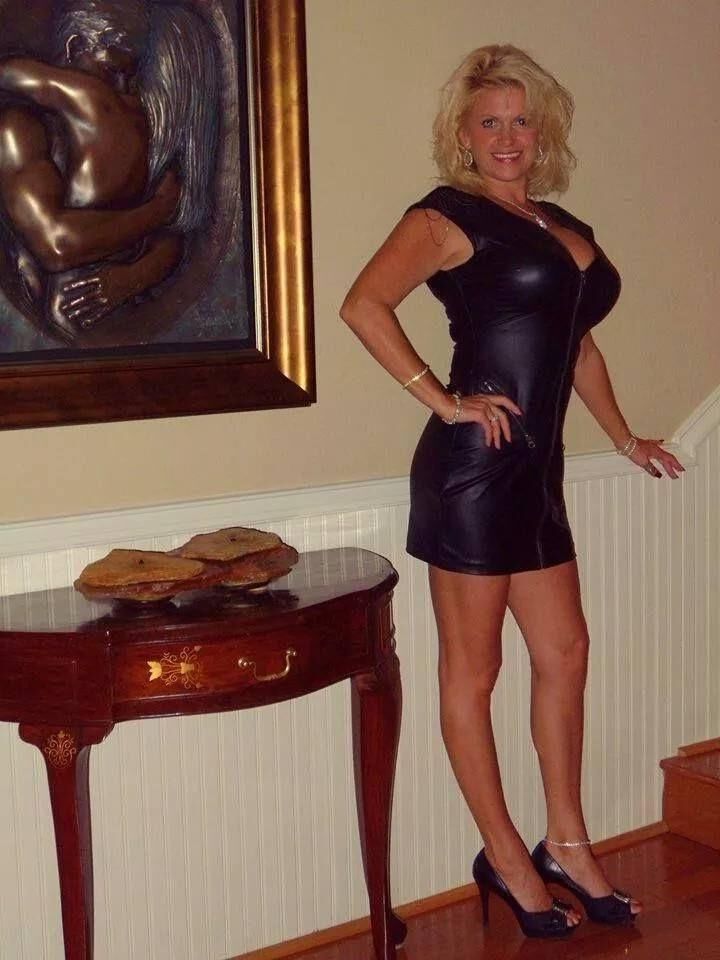 blonde milf milky