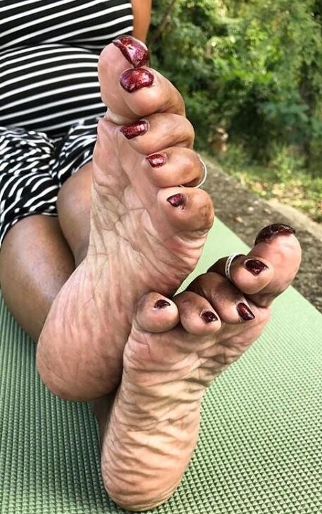 Cinnamon Spicyy Mature Size Foot Model