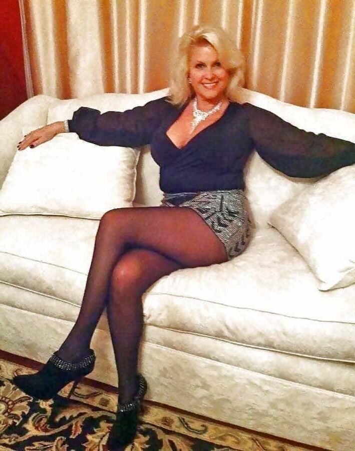 blonde milf milky