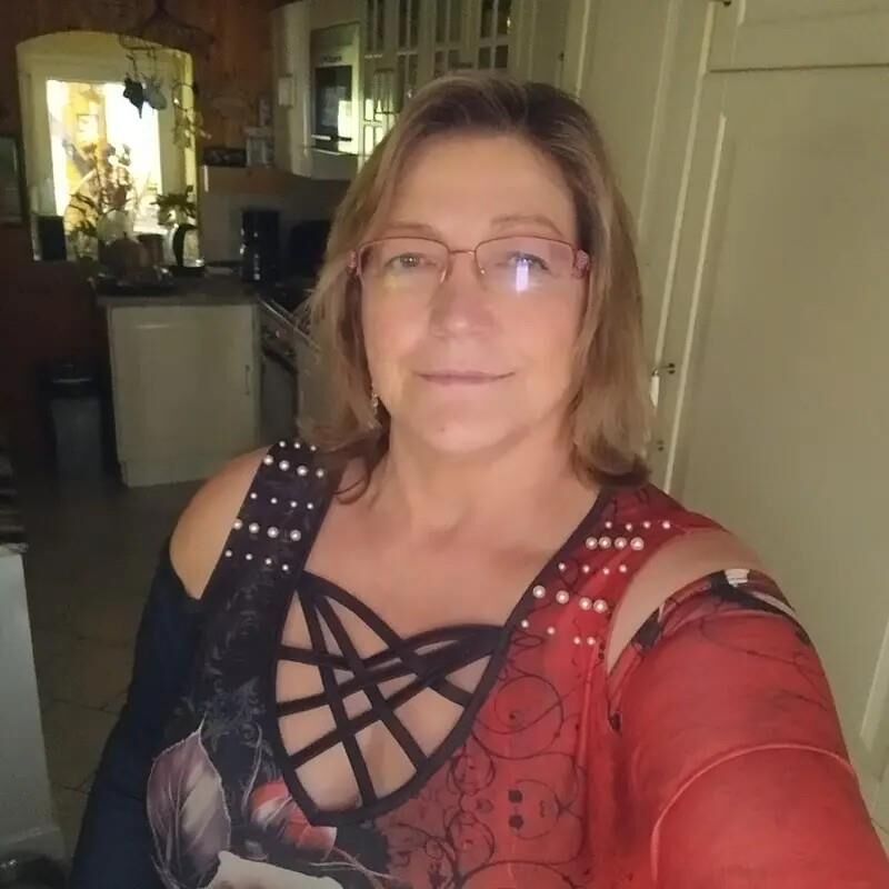 sexy busty German mature 