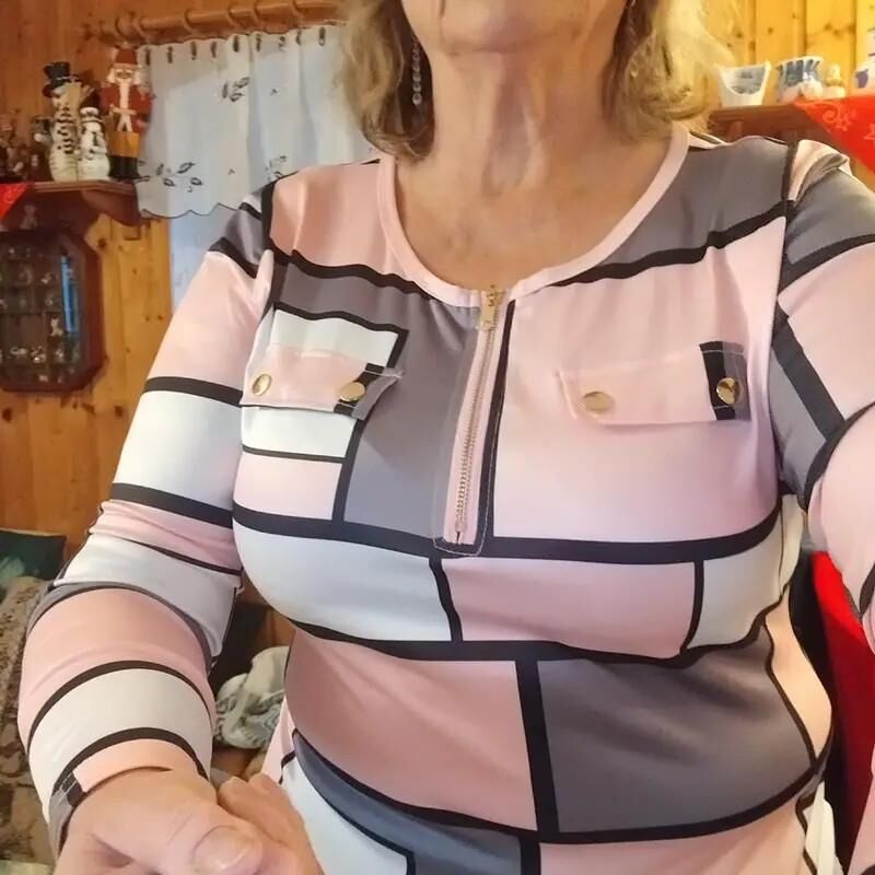 sexy busty German mature 