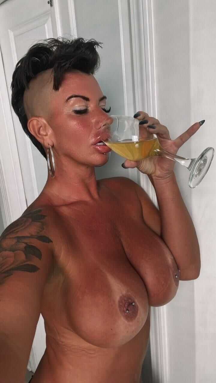 Michelena Rose Mohawk MILF