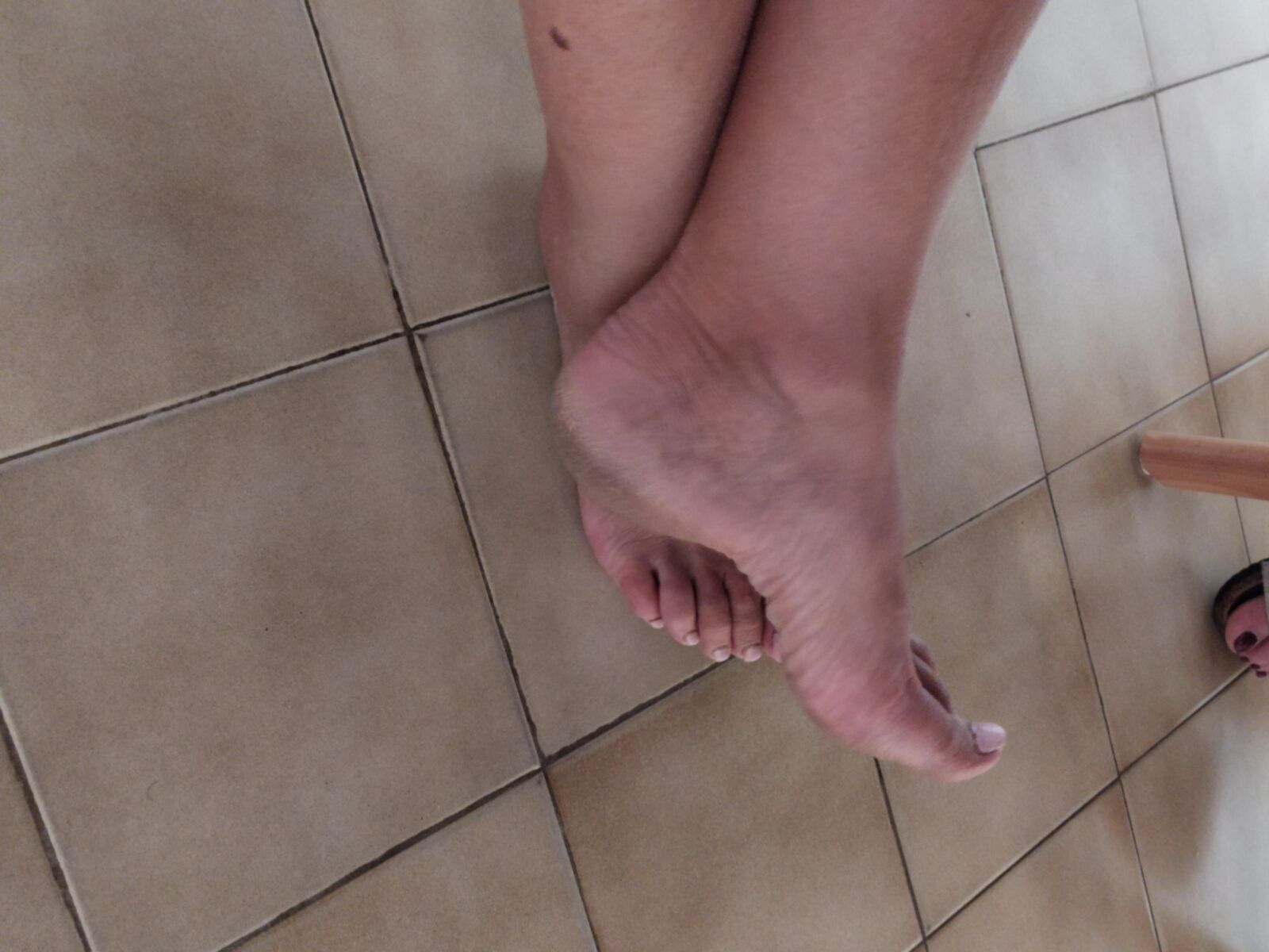 French MILF Estelle's Candid Feet with Faceshot