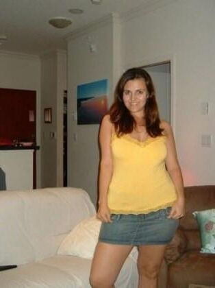 Curvy wife with big hips shared 