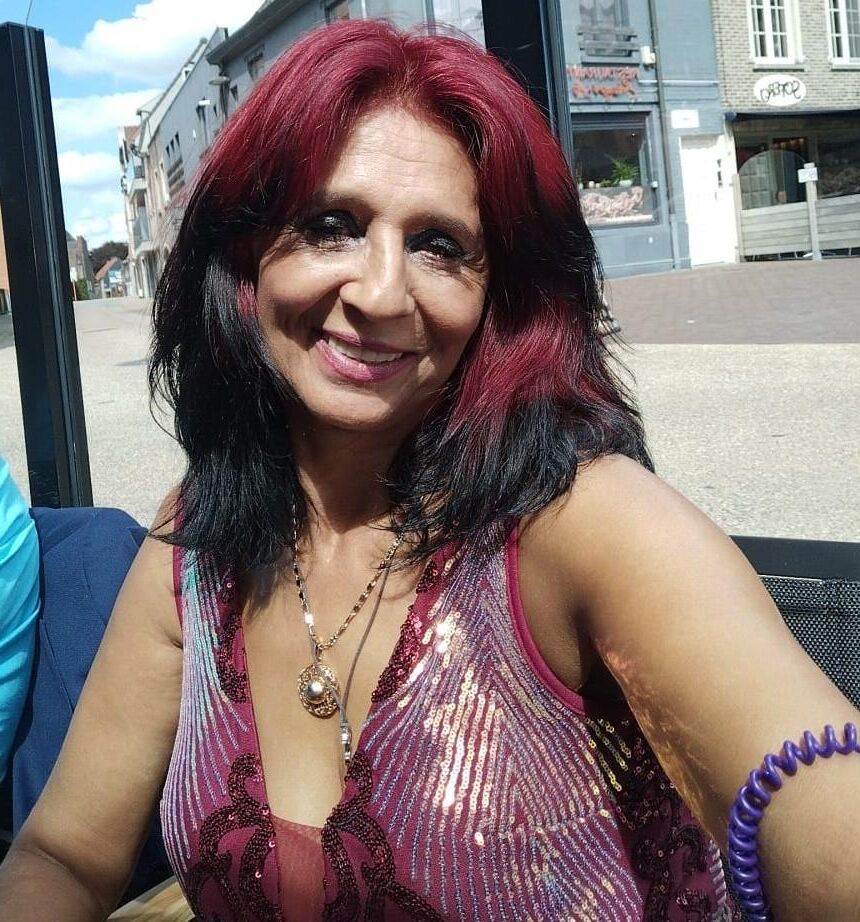 Marieta a Gipsy MILF from Romania P.