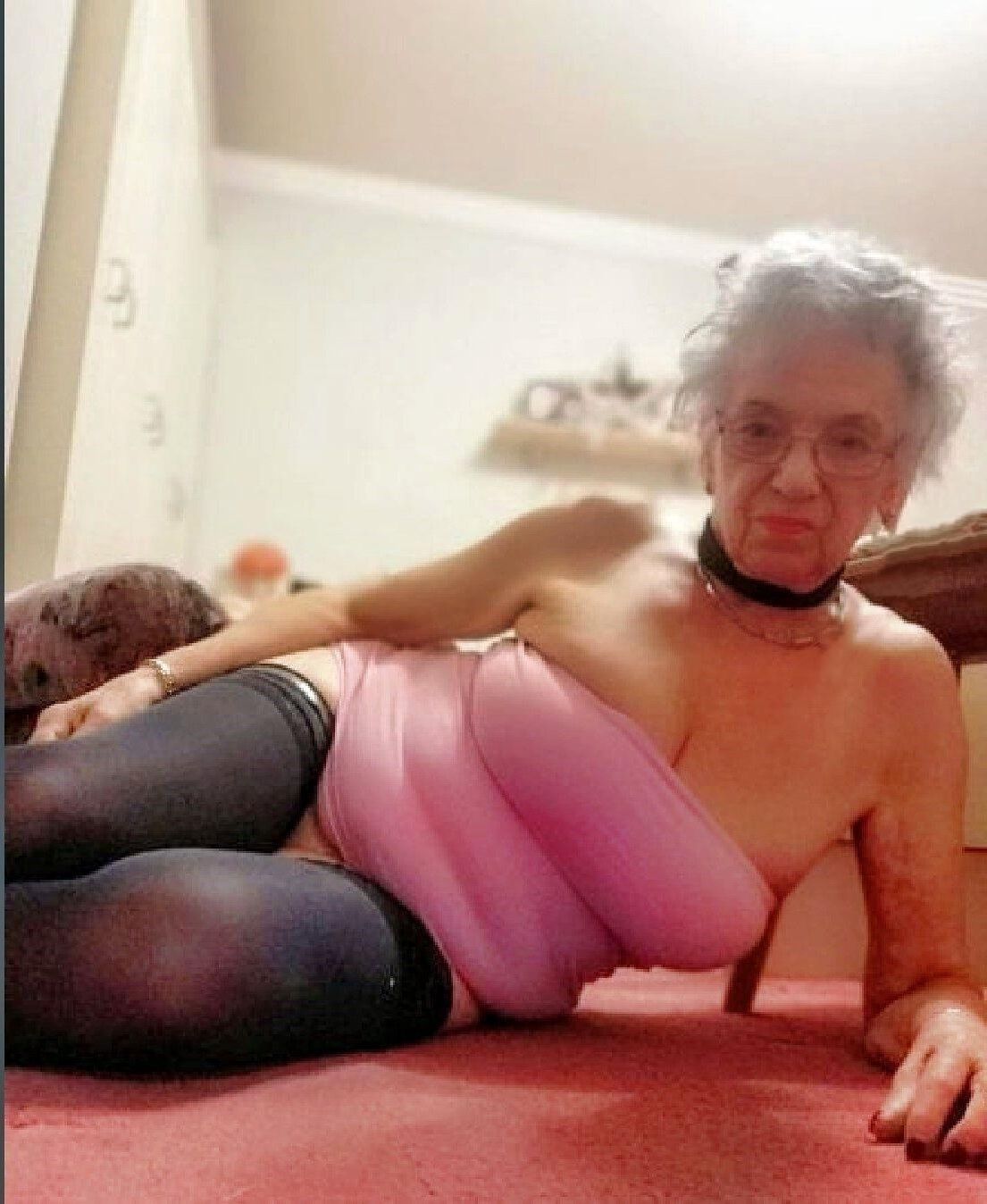 Do you like to fuck this Granny plus?