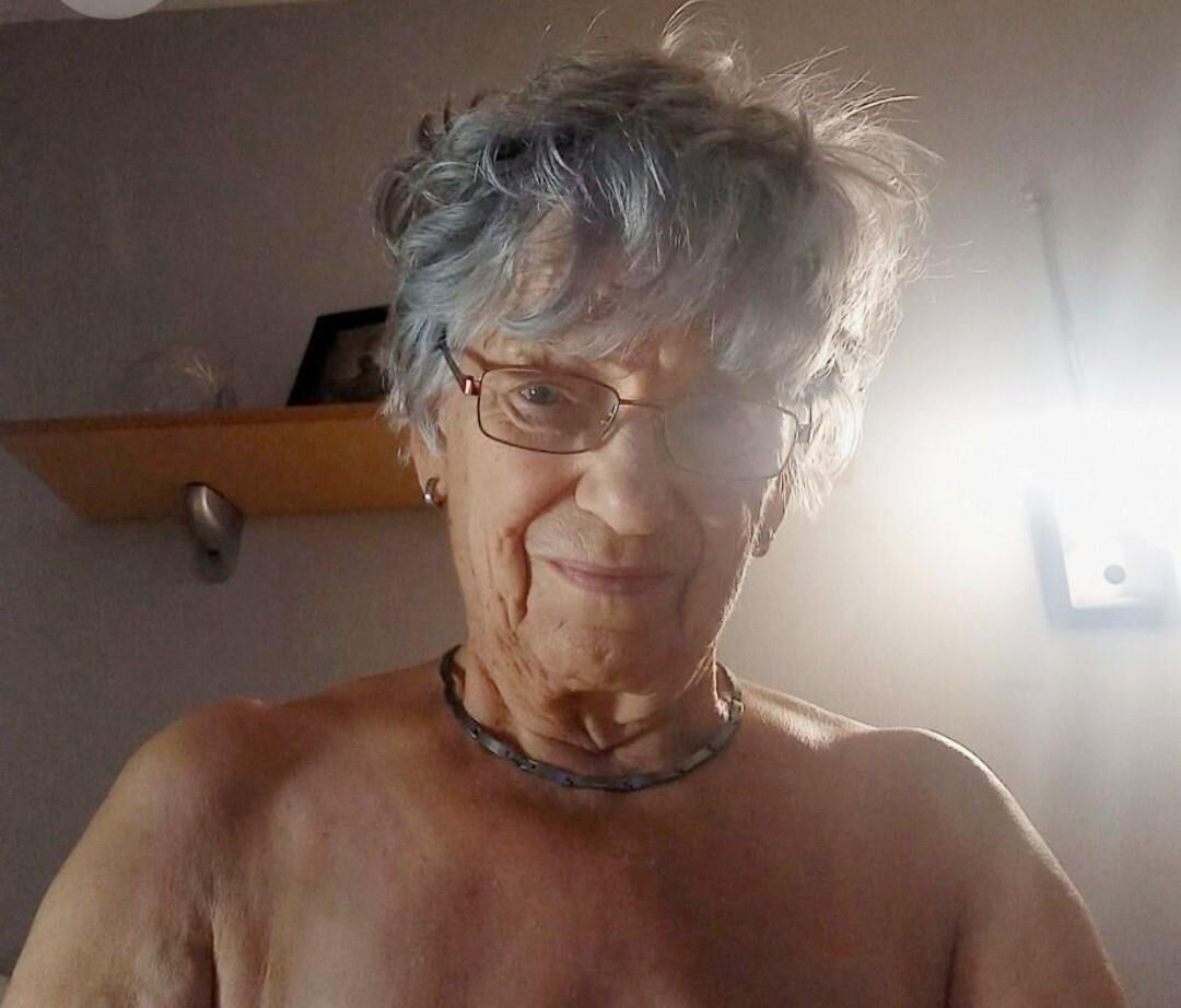 Do you like to fuck this Granny plus?