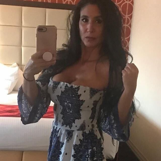 Brunette MILF