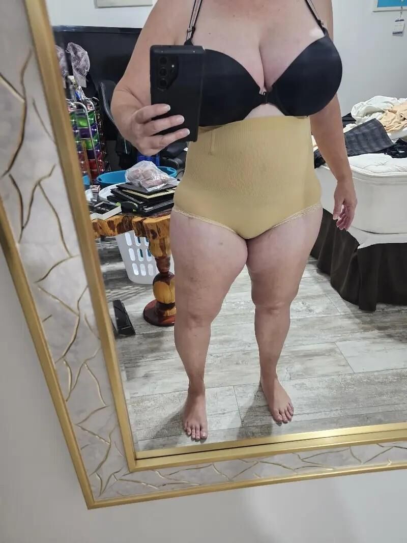 Sexy Busty Wed Matur?