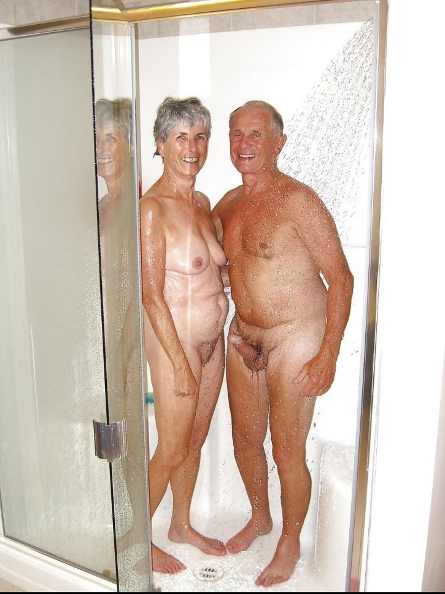 NUDE COUPLES 