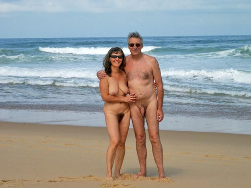 NUDE COUPLES 