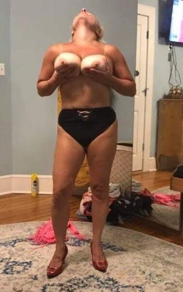 HOT MILF JOY EXPOSED