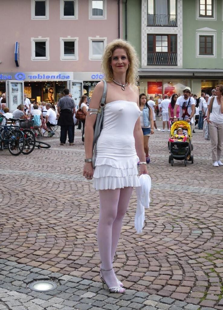 German exhibitionistic slut Jeanne 🇩🇪