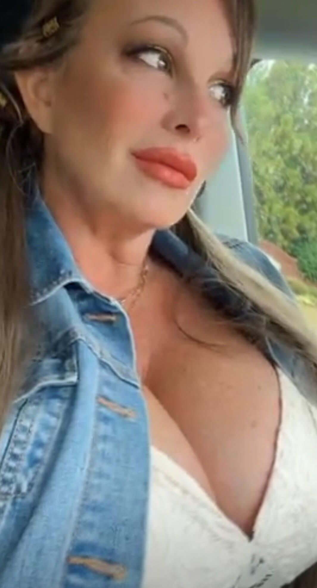 Huge Titted Mom 