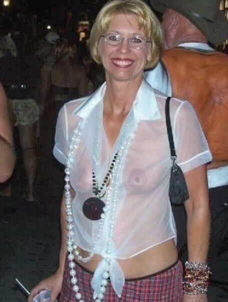 Granny Milf see throut 