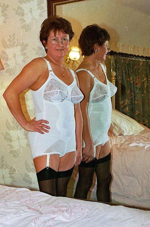 Girdles glorieux