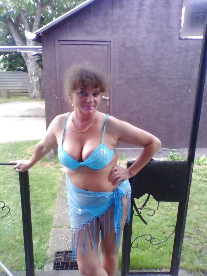 Matures and Grannies in Swimsuits 