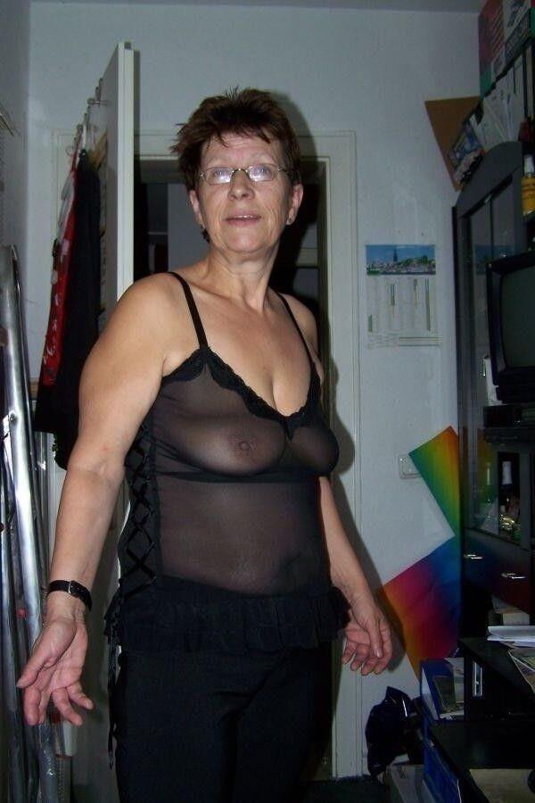 Granny/Mature Braless Babes ()