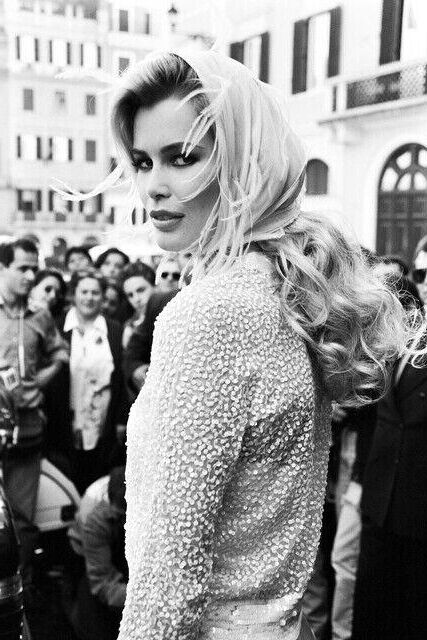 Claudia Schiffer Blank Collection Vol.