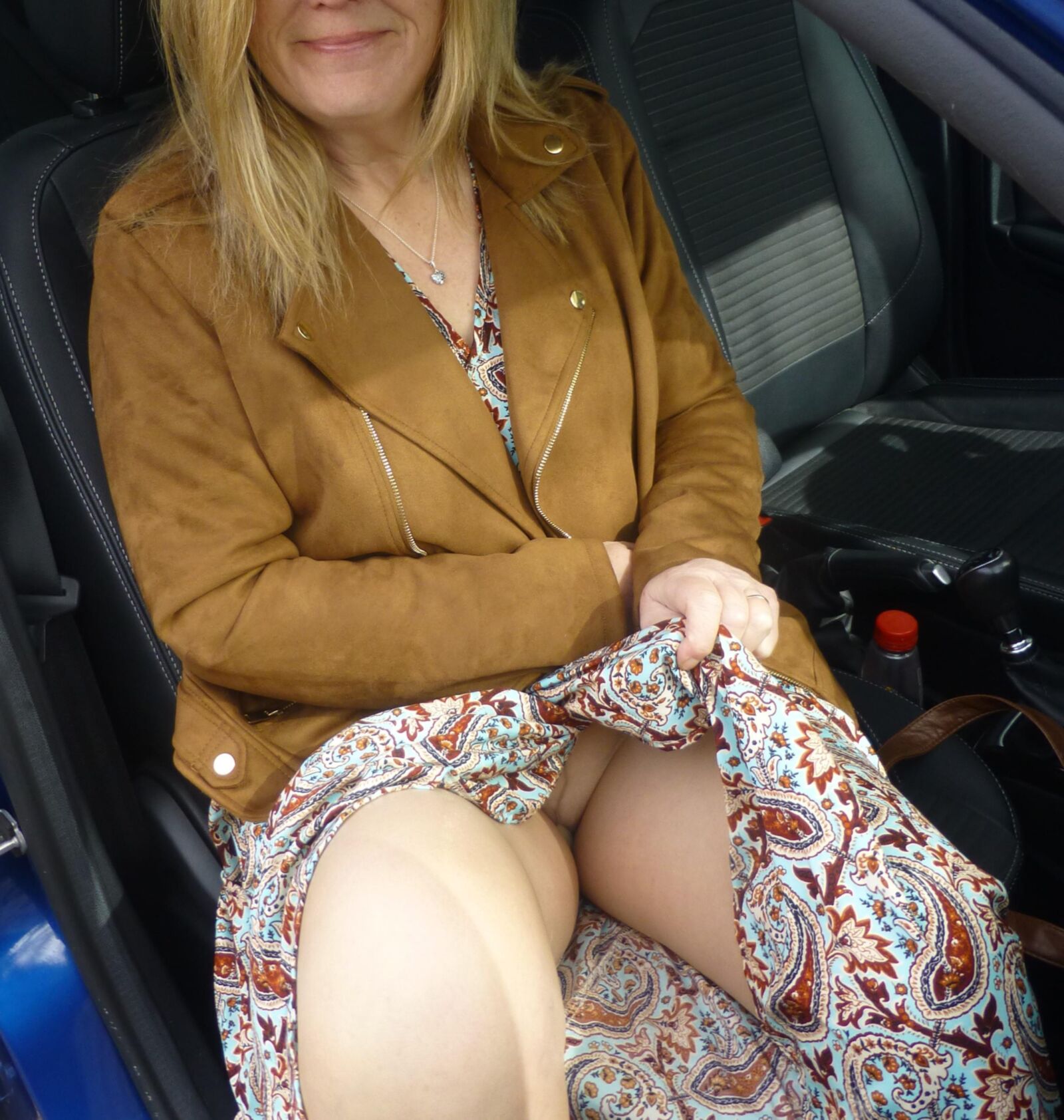 Meine Frau Karen Voyeur Upskirt Car