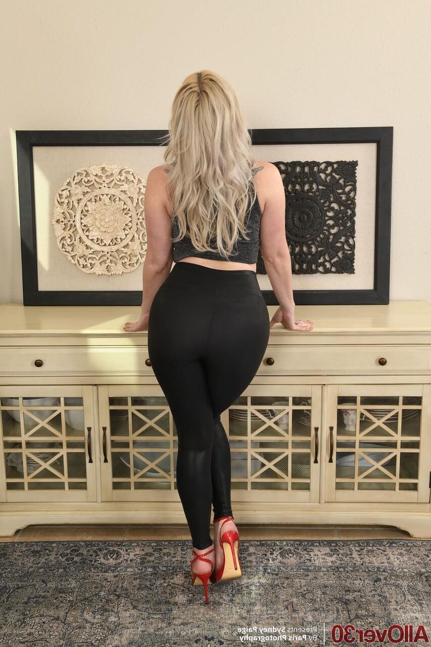 Mature in yoga pants