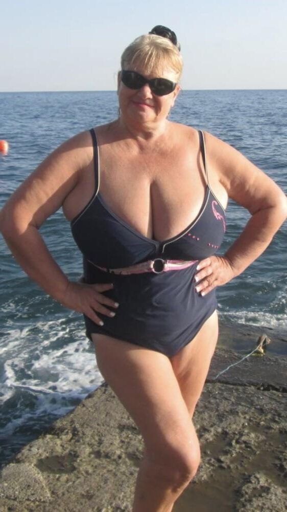 Milf Oma Swimmsuit Bikini