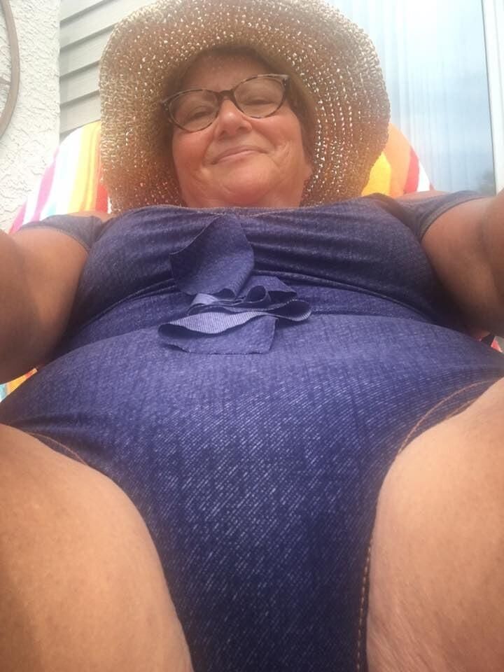 Milf Oma Swimmsuit Bikini