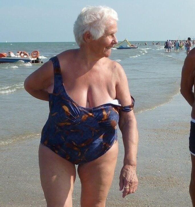 Milf Oma Swimmsuit Bikini