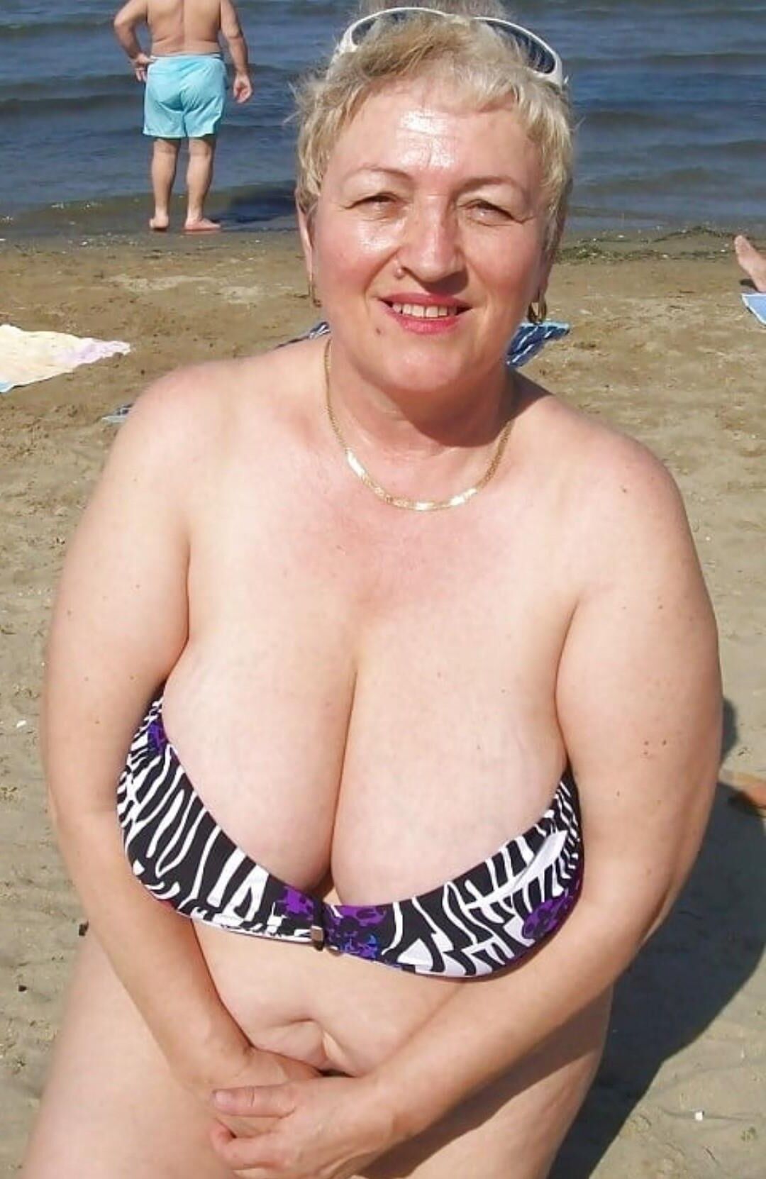 Milf Oma Swimmsuit Bikini