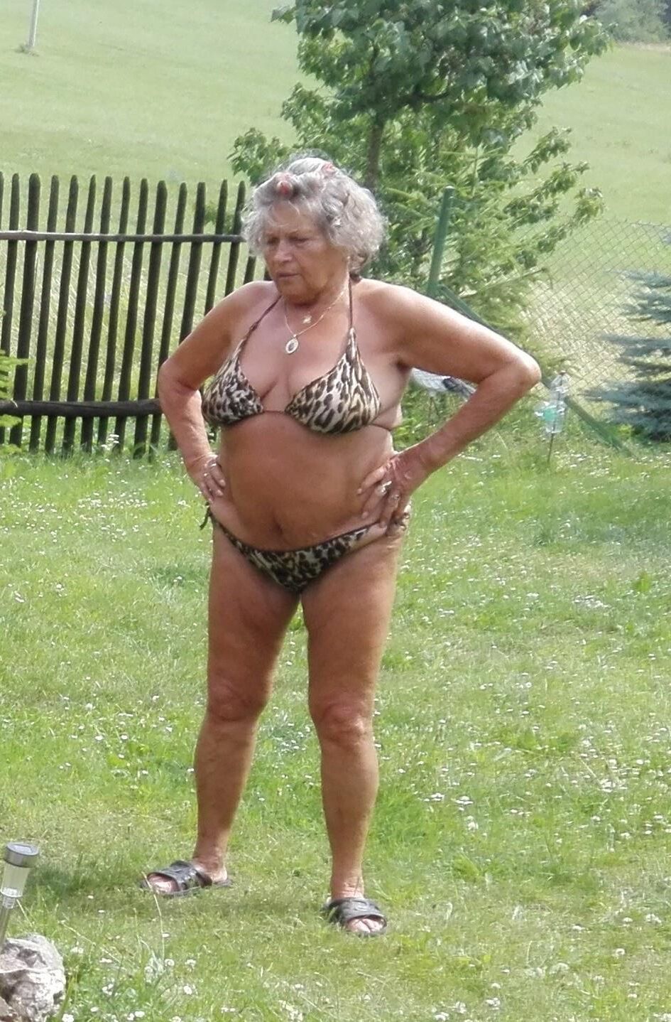 Milf Oma Swimmsuit Bikini