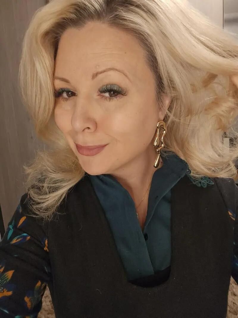 Busty Sexy Sexy Mature MILF