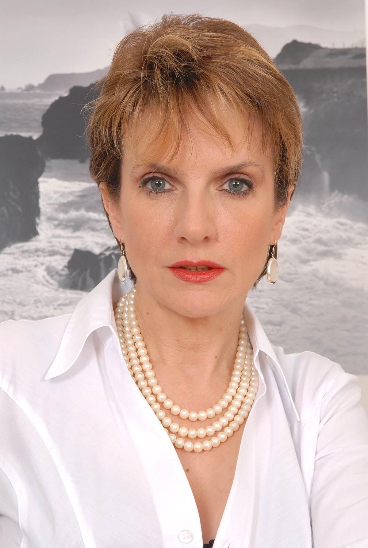 Gill Ellis Young (Lady Sonia) Ernte und Strumpfteile
