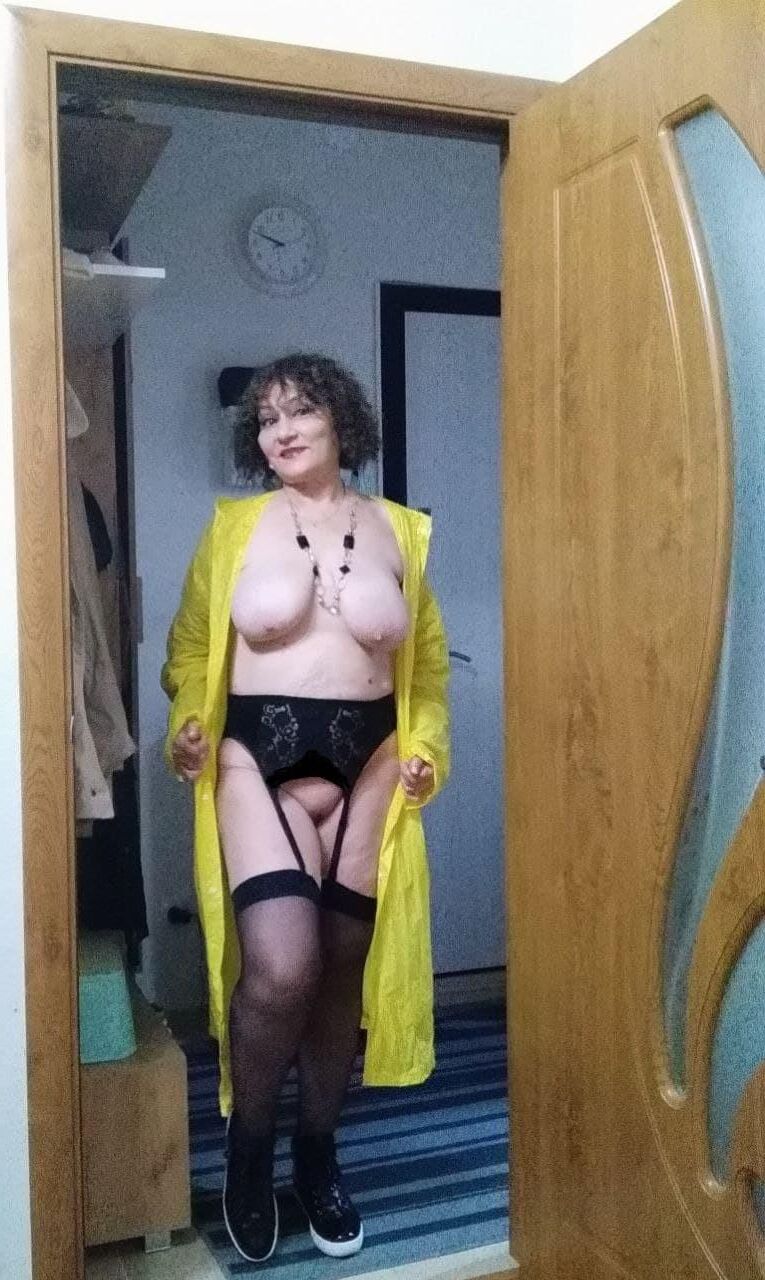 Salope brune mature Larisa de Tashkent en Ouzbékistan