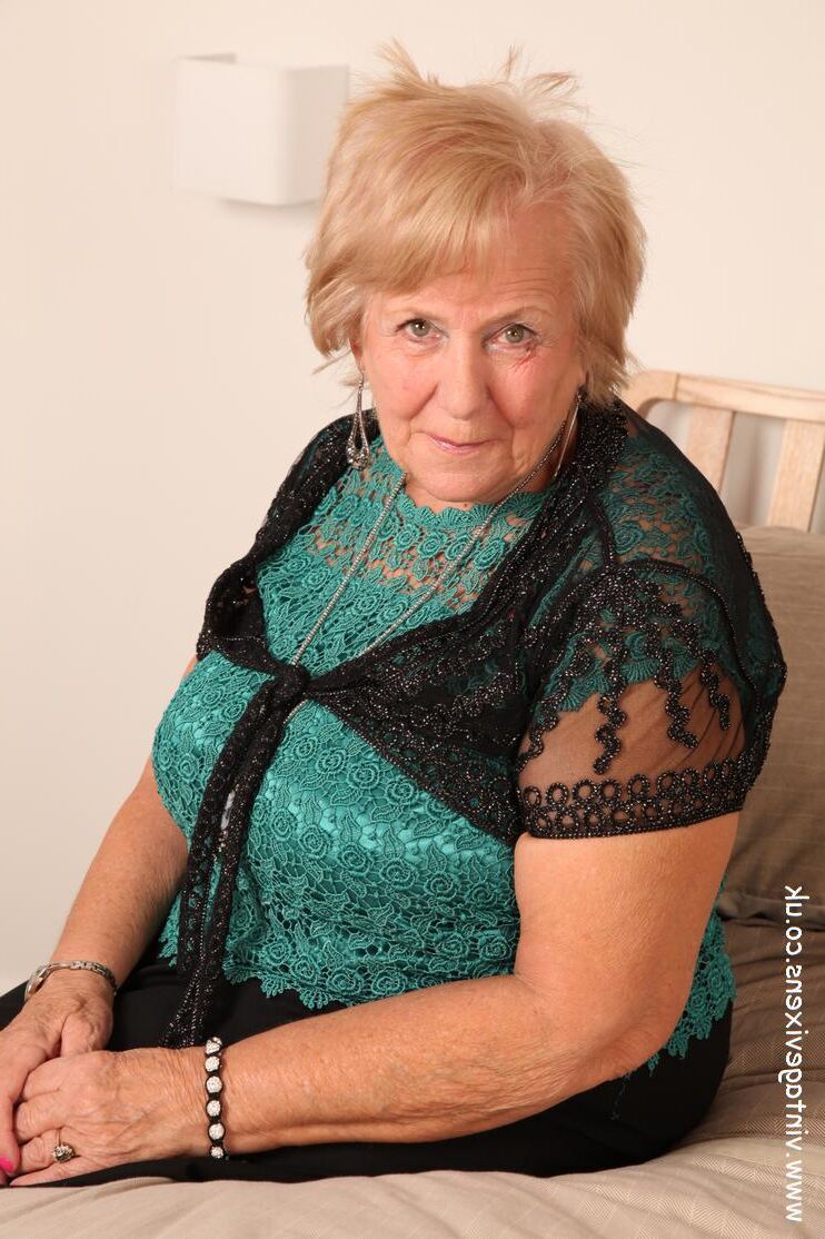 VintageVixens Annie