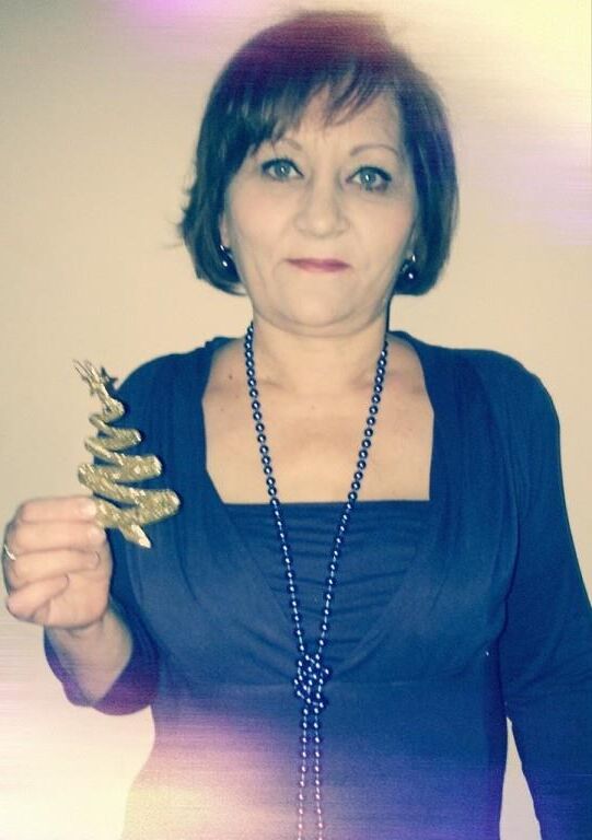 Salope brune mature Larisa de Tashkent en Ouzbékistan