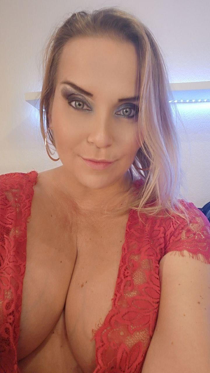 MILFS