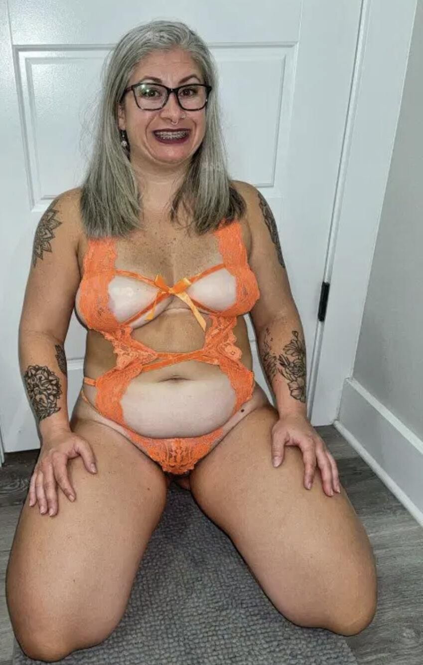 Curvy Milf