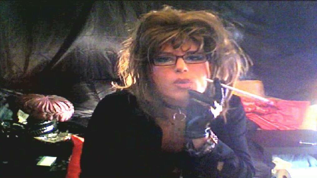 Alexa в перчатке Dom Rocker