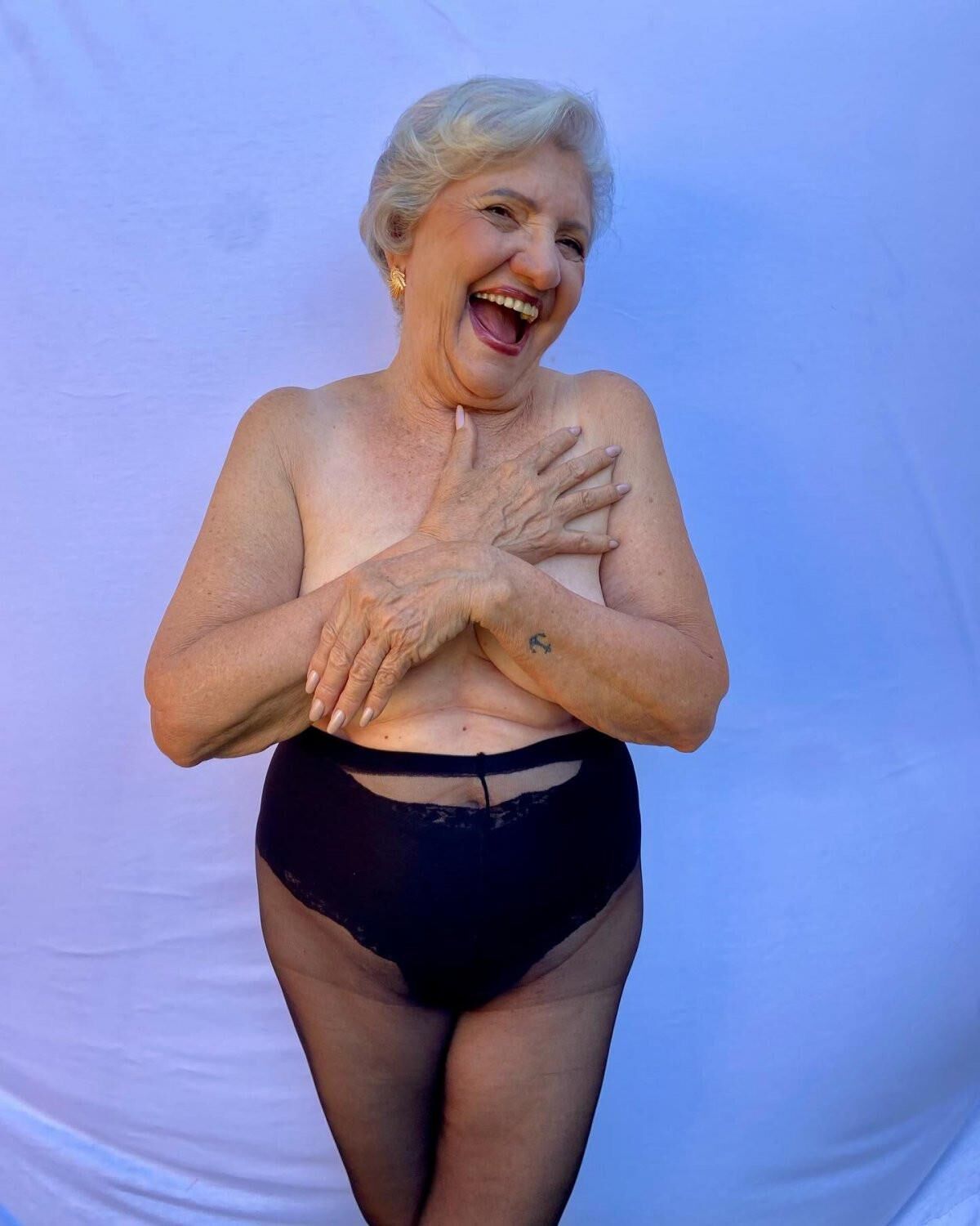 Sexy GILF